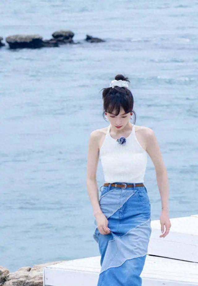 宋茜冷艳出镜挑战高难度妆容,美得像超模_造型_运动裤_整体