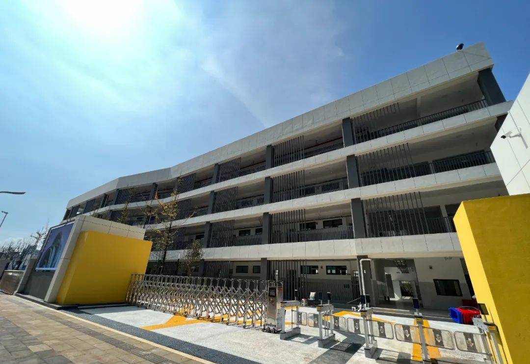 昆明巫家坝首所学校来了!