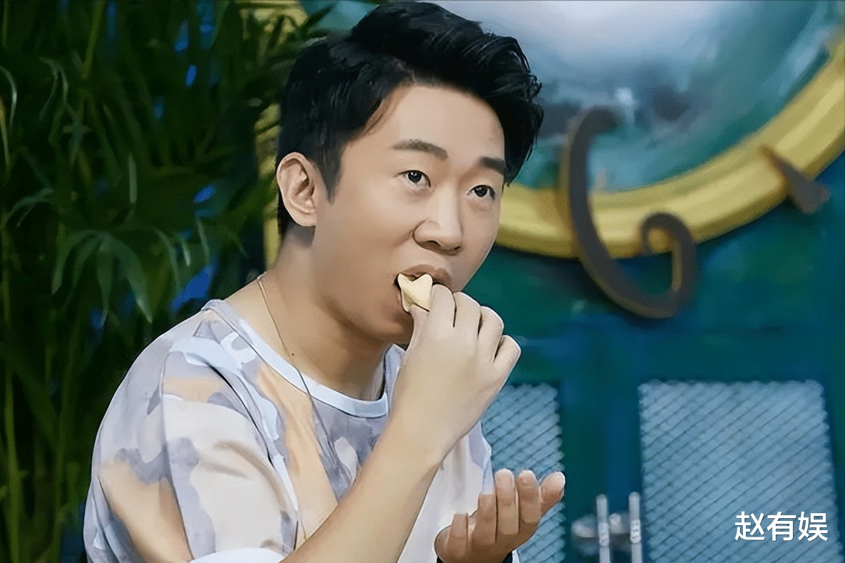 被称为表情帝的杨迪,曾1年录制108期节目,却在微博盛典出了糗_谢娜