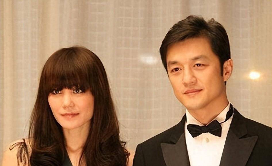 李亚鹏首谈和王菲的关系,吃路边摊很沧桑,暴瘦惹人担忧_生活_哈金