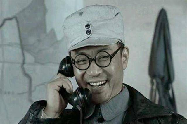 《亮剑》中为何李云龙一见旅长就秒怂?