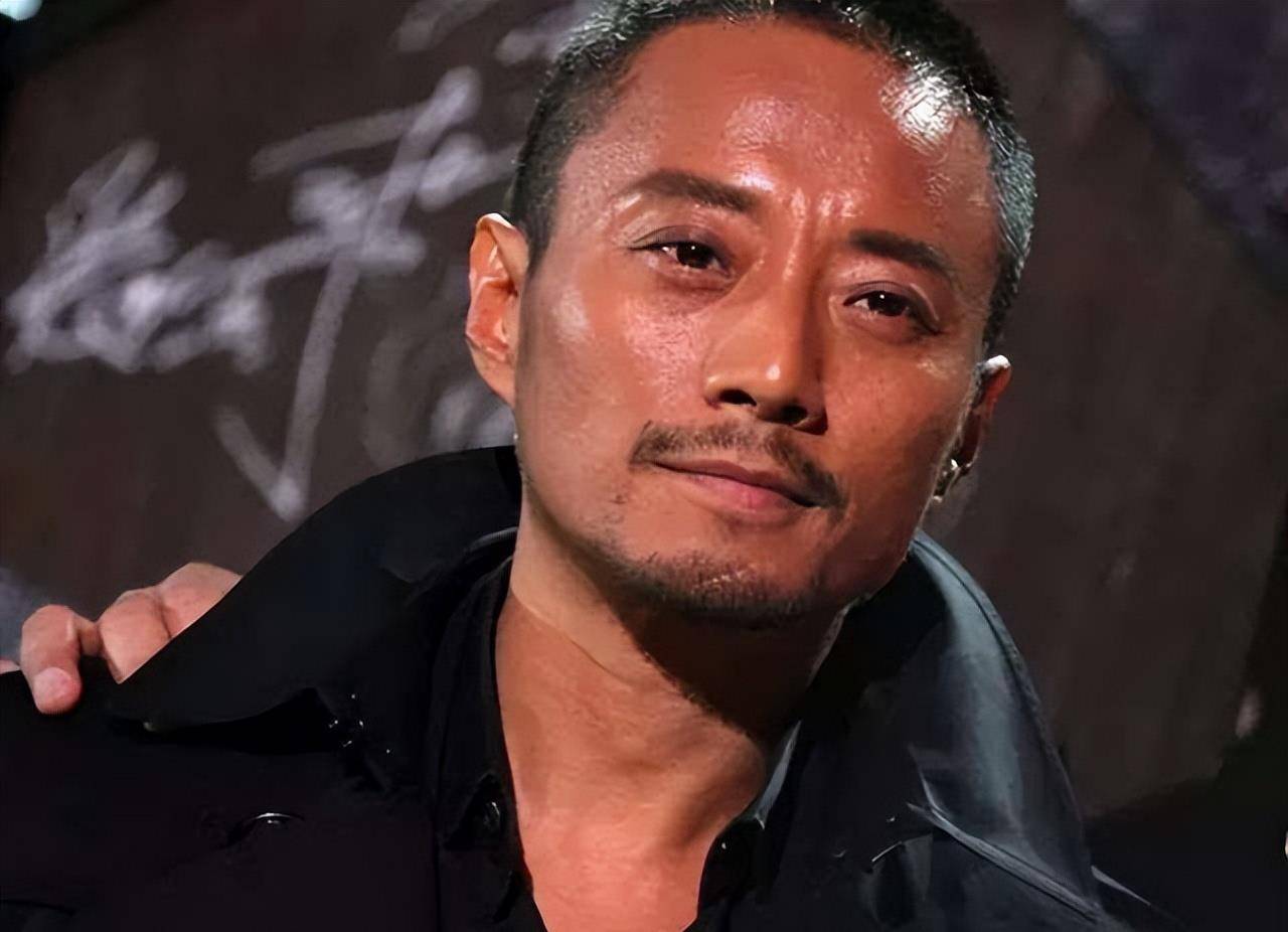 前10的男演员,第一位无可争议,易烊千玺成票房黑马_个人_李晨_演技派