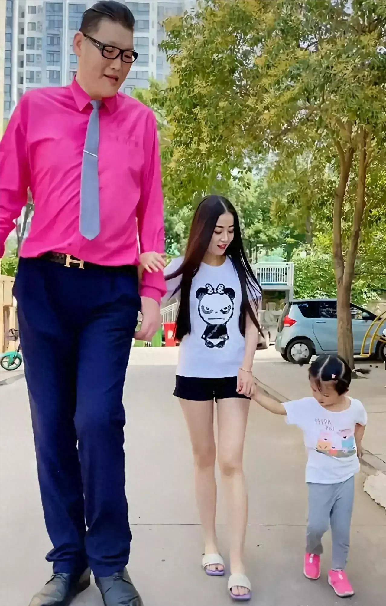 "巨人"张欢:比姚明还高12cm,被称为姚明接班人,如今怎样了?