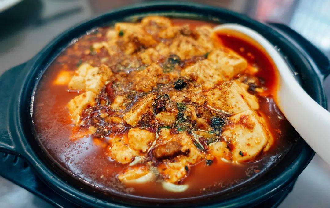 暖身又暖心的当归黄芪土鸡汤风味独特的羌族大丰收口齿留香的虹鳟鱼