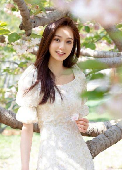 复旦大学毕业生冯琳成为浙江嘉兴最美火炬手,多年主持春晚助推家乡