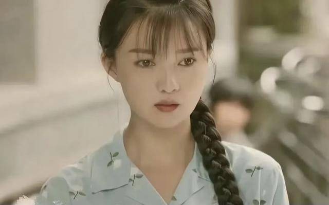 "年代剧美人"傅晶:低调演戏20多年,无爱人婚姻,46岁貌美如花_气质
