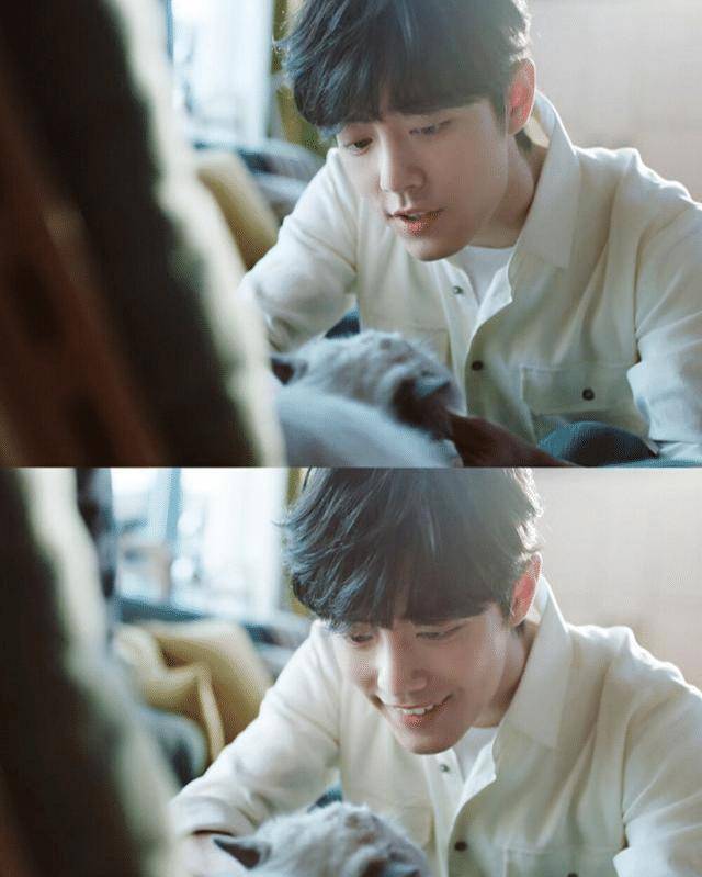 肖战的这些照片,我看100遍也不会腻!_少年_衬衫_笑容