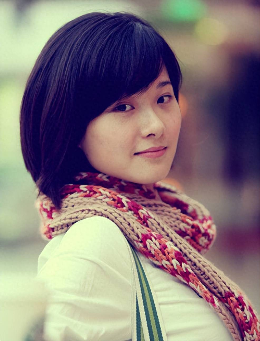 她出道20余年,戏里"土的掉渣",但戏外的她是妥妥的女神_刘一莹_生活