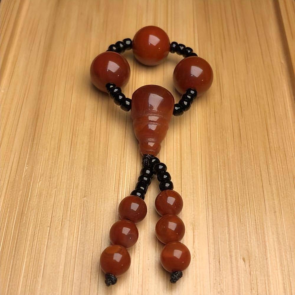 手串的弟子珠该如何搭配?_装饰_图片_南红