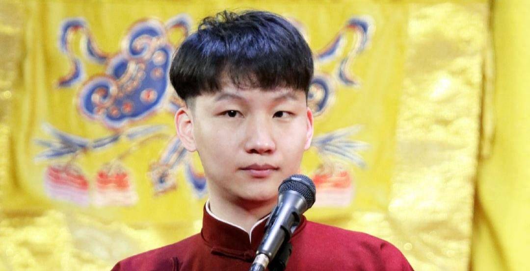 刘筱亭初次见到岳云鹏时,被岳云鹏嫌弃太黑了,二哥不记仇_师叔_节目