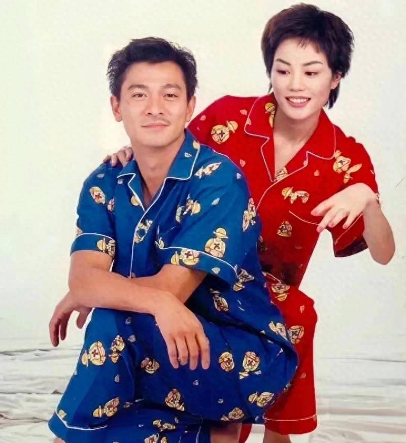 1994年刘德华和王菲拍睡衣广告