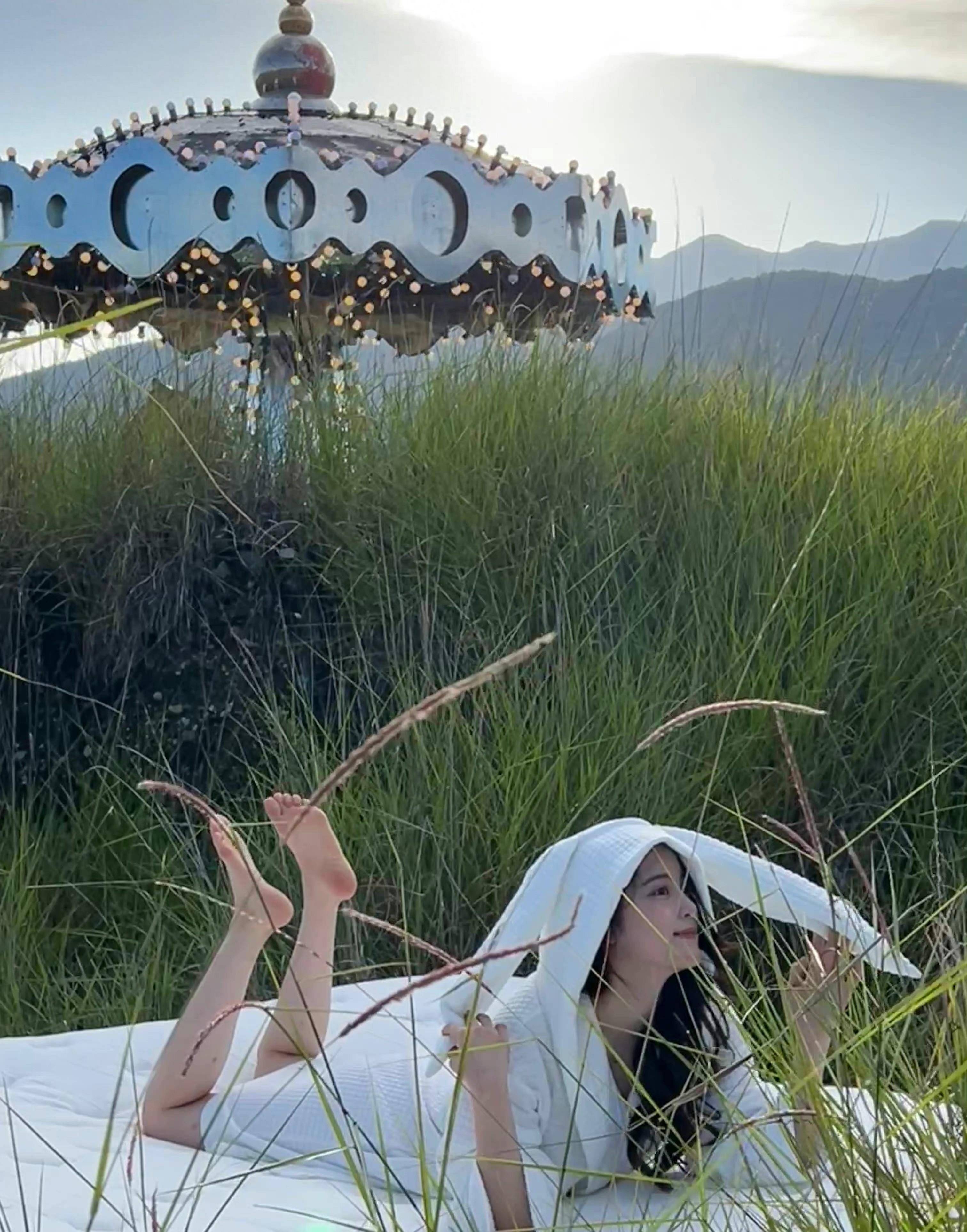 欧阳娜娜-纯欲少女风-精致小腿-光滑玉足图片分享_形象_才华_护理