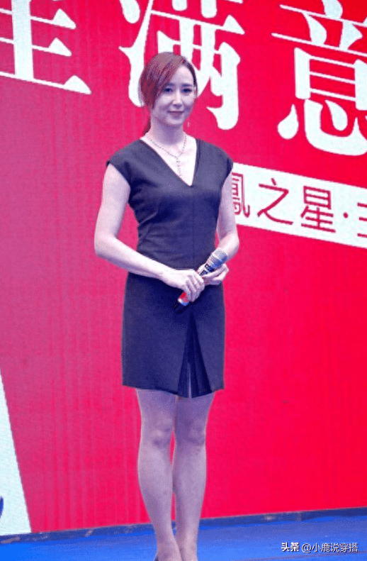 胡静穿粉色旗袍与富豪老公罕见同框,娇俏甜美的形象让人羡慕_魅力