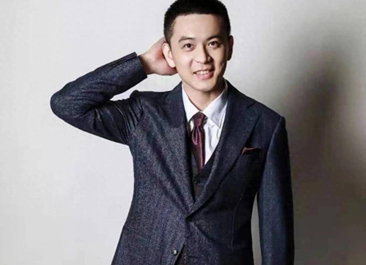 杨鸣加盟cba顶级豪门,年薪翻倍,赵继伟付豪祝福_辽宁队_续约_辽宁男篮