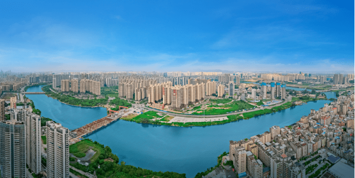 金山湖湖心岛,一寸岛心一寸金.近年来惠州的高端大宅也均择址于此.