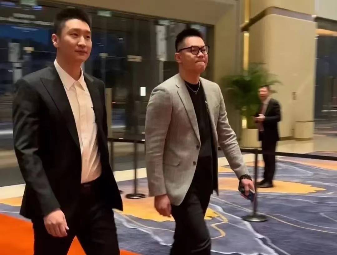 姚明妻子风韵犹存,范志毅夫妇秀恩爱,阿联紧张_篮球_易建联_退役