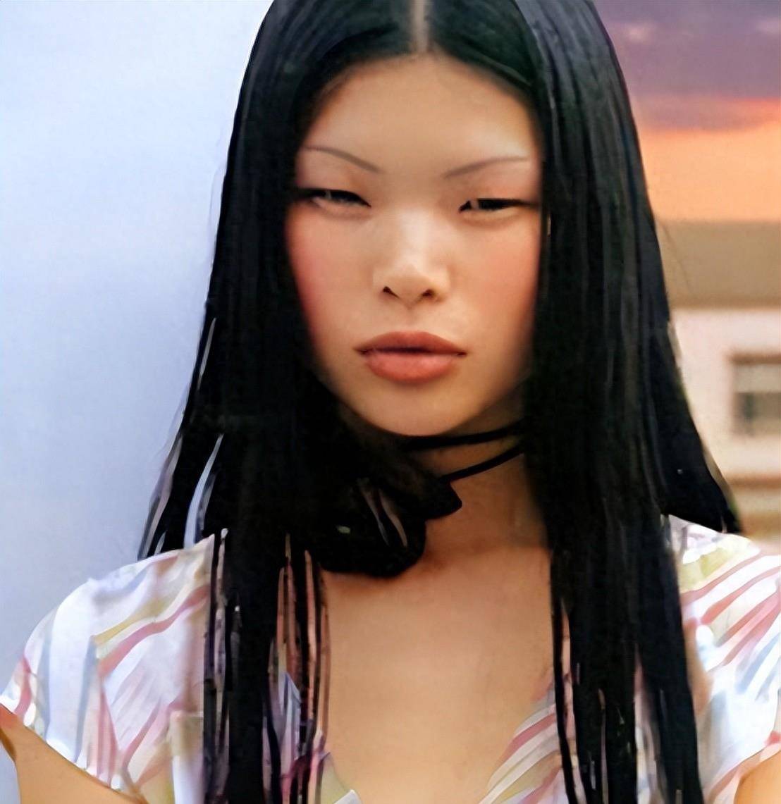 国际"丑模"吕燕逆袭,嫁入法国贵族,生下混血儿子,颜值惊人_北京_外表