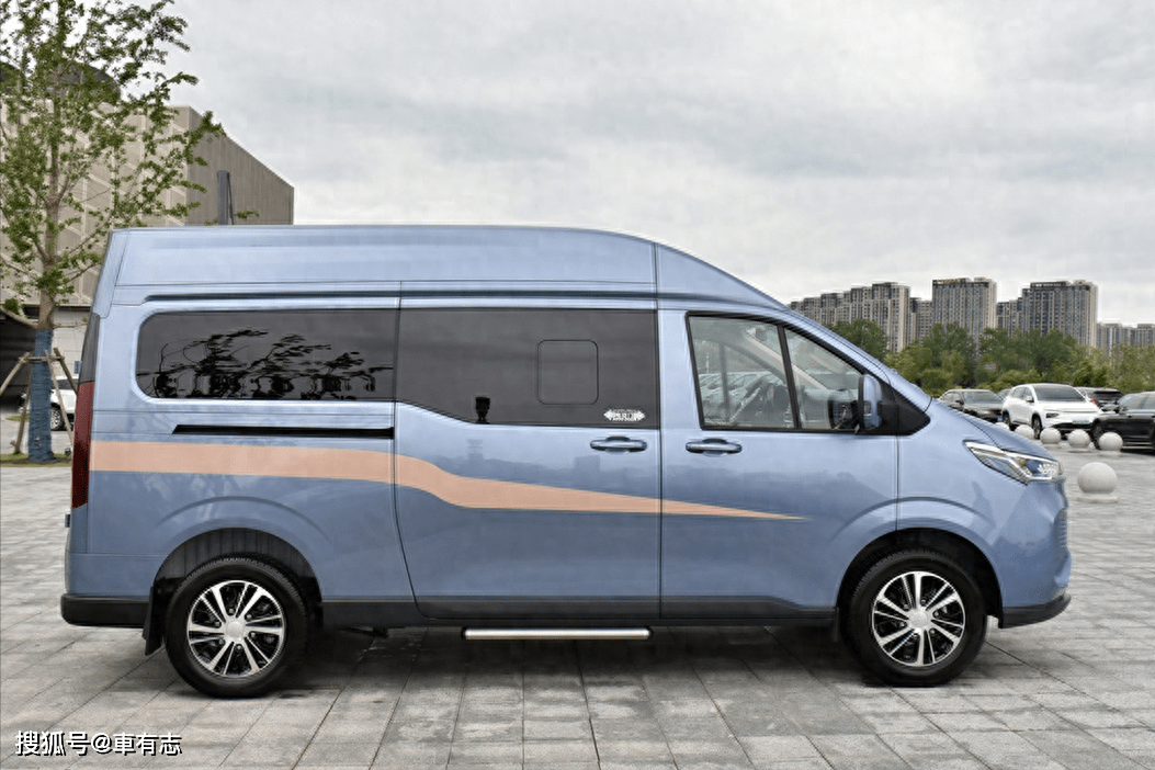 依维柯聚星电动版实车曝光,颜值很高,5-9座_搜狐汽车_搜狐网