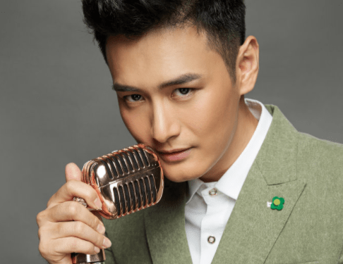 他是"容嬷嬷"的"儿子":出道多年一直不火,女子却一炮而红_李明启_王雨