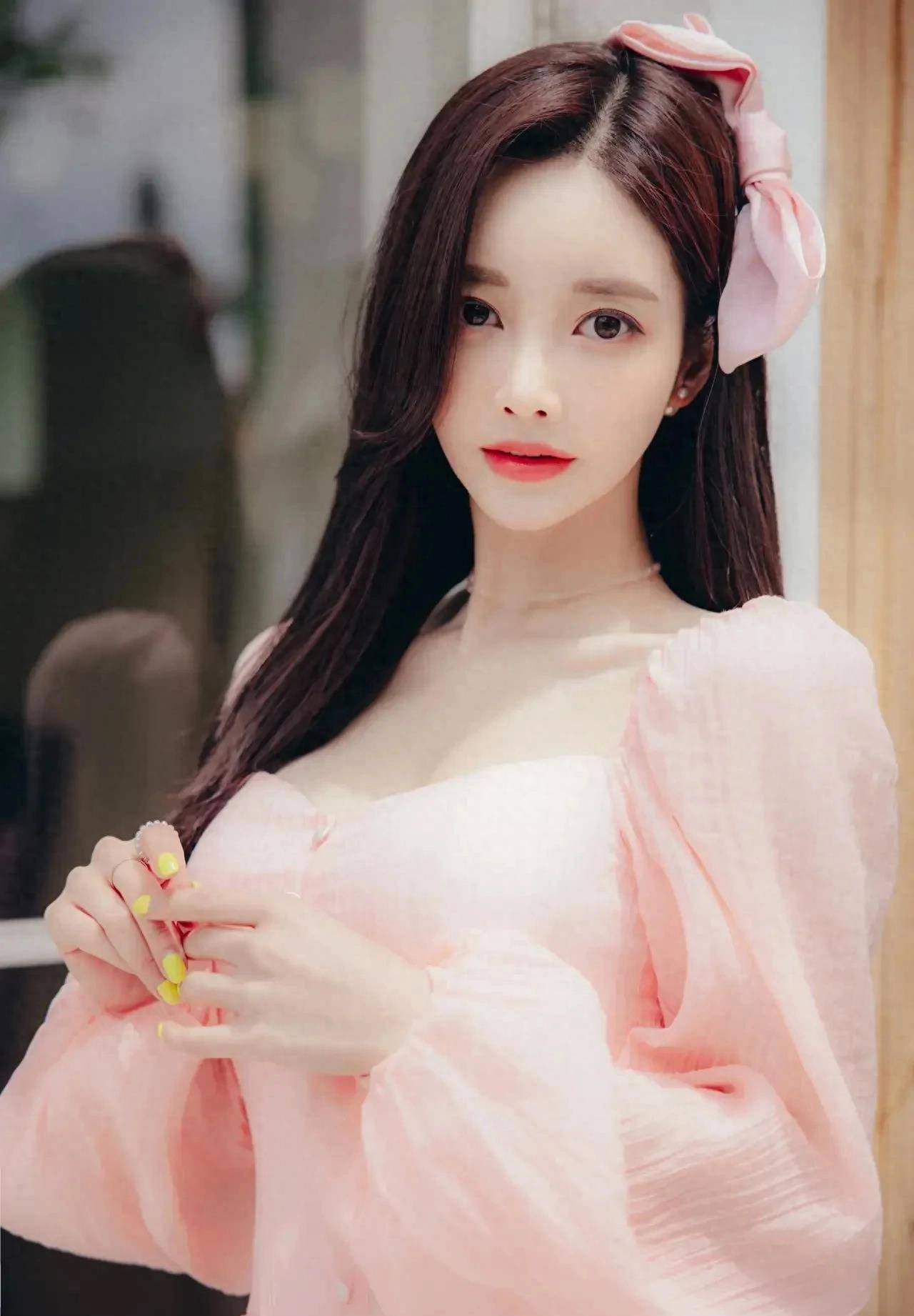 女神与孙允珠美图精选266_粉色_款式_裙子