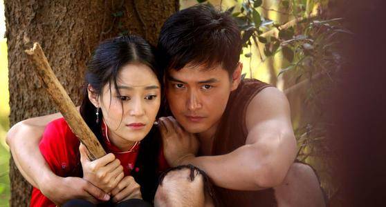 虽然说李明启老师经常会指导王雨演戏,而他自己的演技也非常的出色