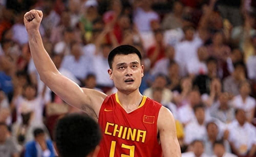 逼姚明退役,祸害王治郅,他凭一己之力让中国篮球倒退了二十年_中国