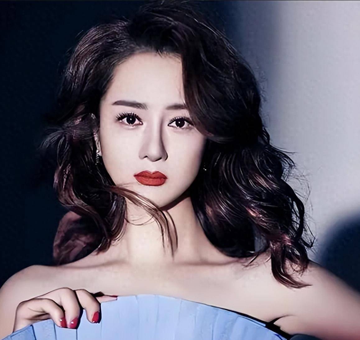 被狗咬毁容后,如今40岁靠演坏女人翻身_李依晓_叶璇_角色