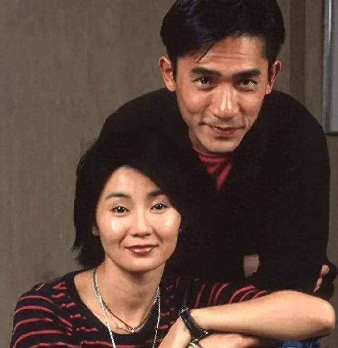 打死我也不敢相信这是张曼玉,张曼玉出席活动穿的衣服太好看了_香港