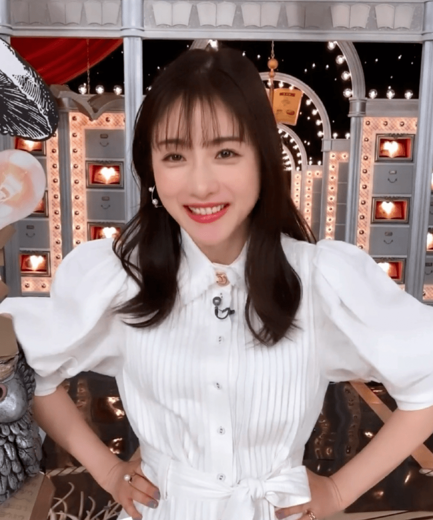 石原里美唇膏(石原里美电脑壁纸高清全屏)