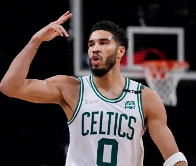 杰伦布朗_合同_塔图姆