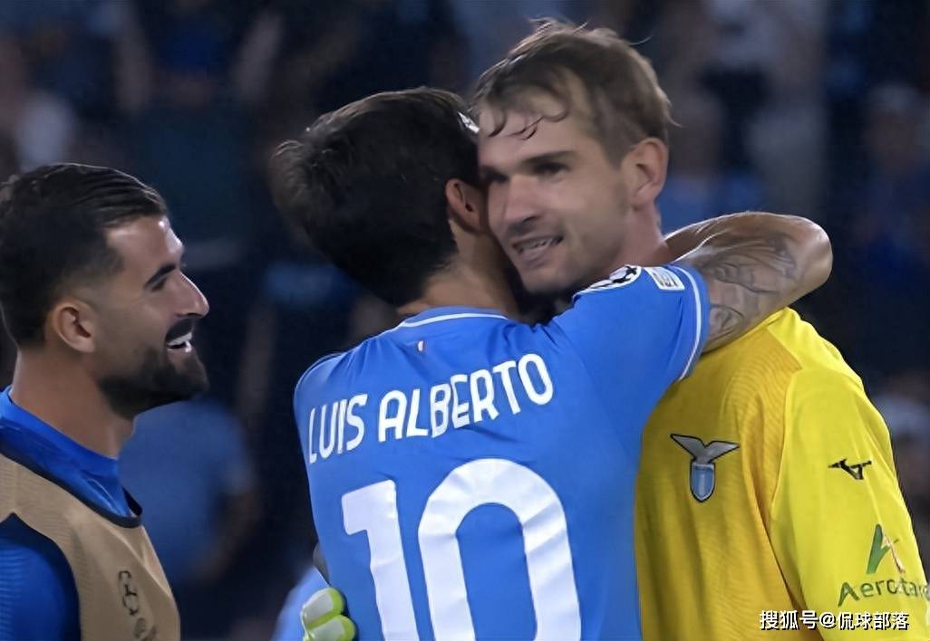 第95分钟,路易斯-阿尔贝托将球传到门前,门将普罗维德尔前插完成抢点