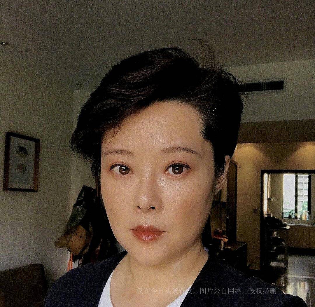 网传金巧巧被袁立爆料,花十几万从国外帮傅艺伟戒毒,本人亲回应_社交