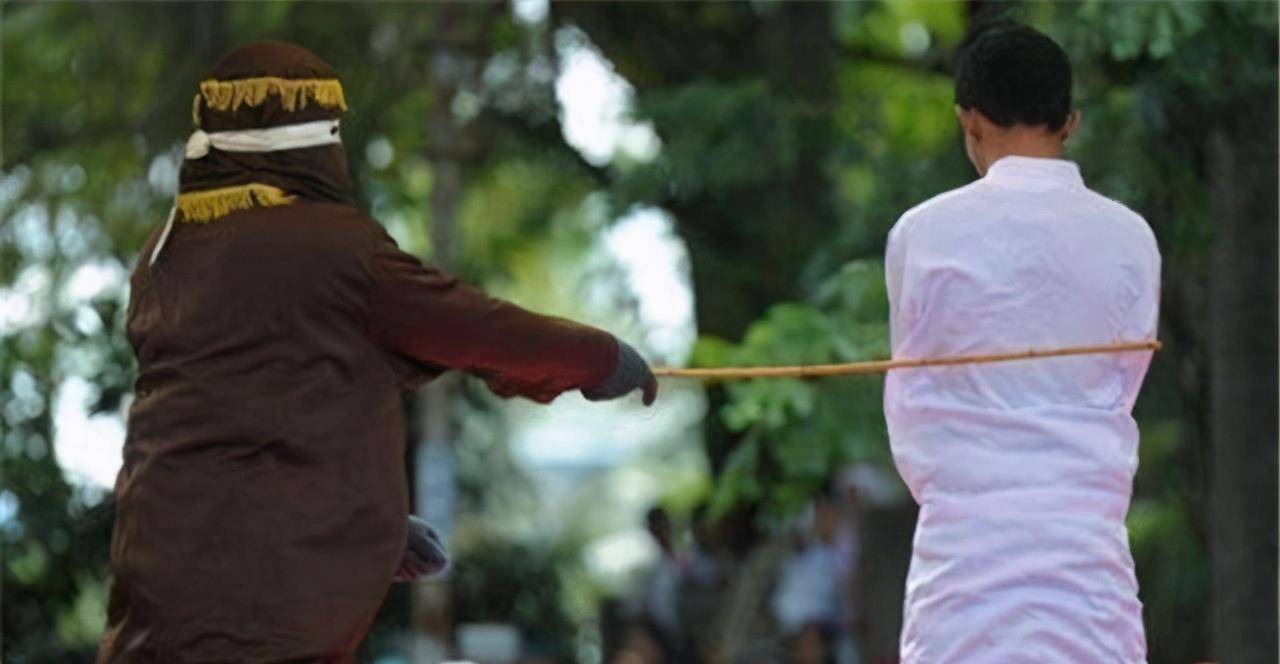 关于新加坡的鞭刑,你了解多少_受刑者_因为_屁股