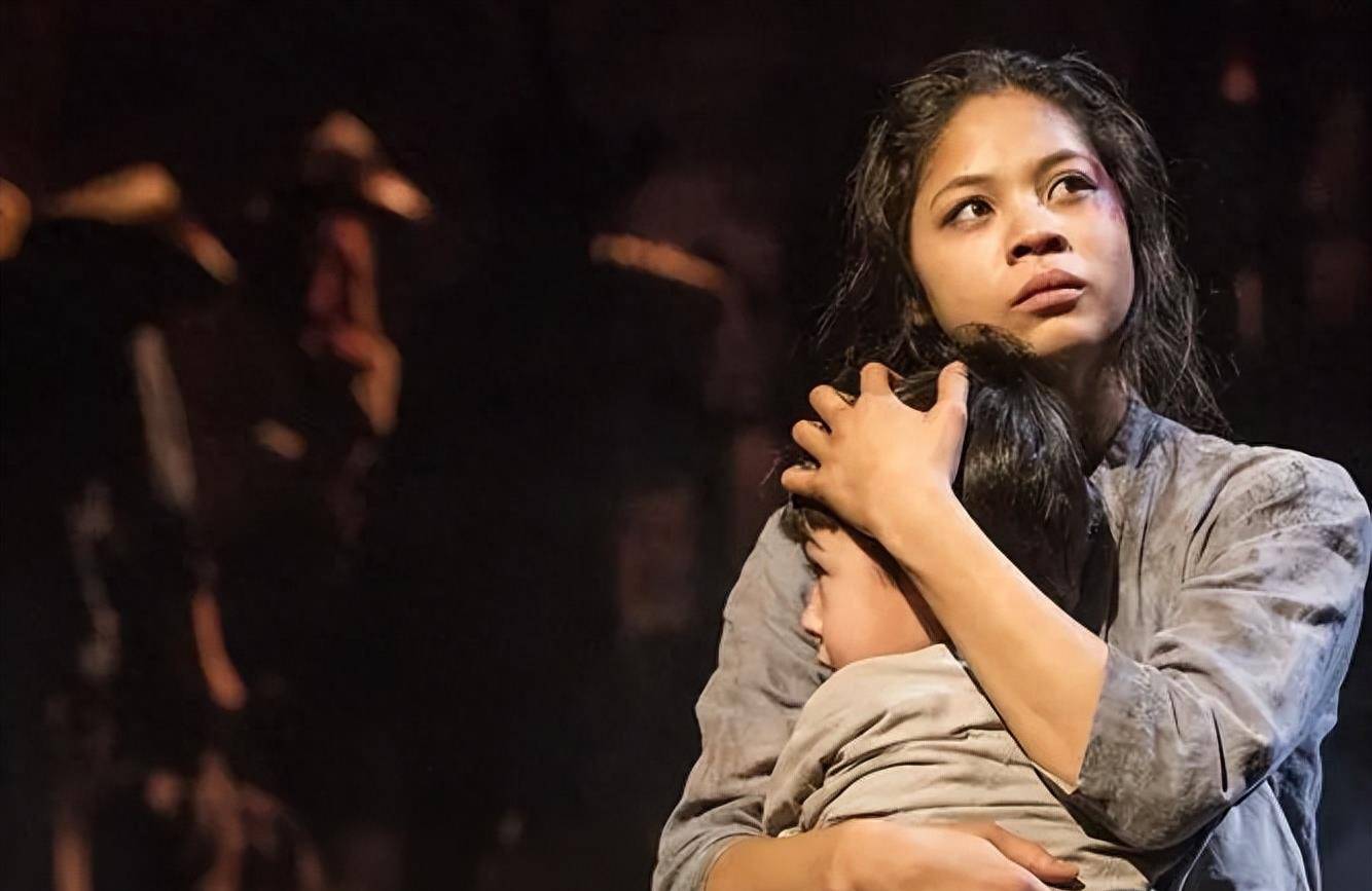 《西贡小姐》,音乐与舞蹈的结合,将女主角的悲惨命运展现得淋漓尽致