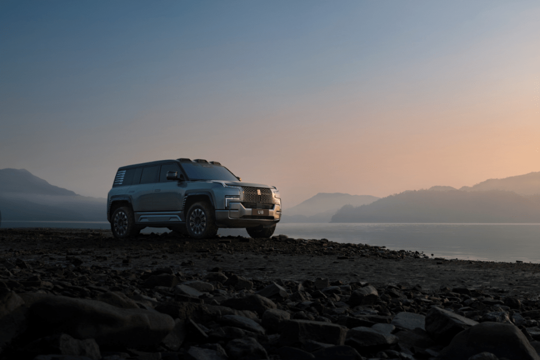 仰望U8：真正的「百万级」中国SUV？