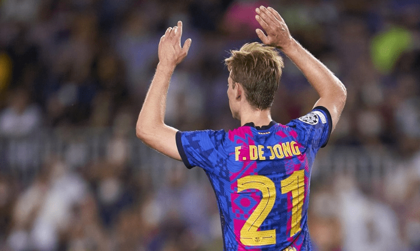 到来的转会窗口中重新点燃他们对签下巴塞罗那球星弗伦基·德容的兴趣