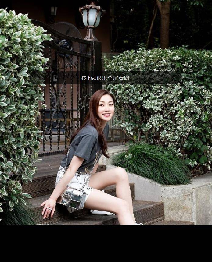 "香港第一腿模",甄子丹的前女友,由模特转型演员,人生太曲折_万绮雯