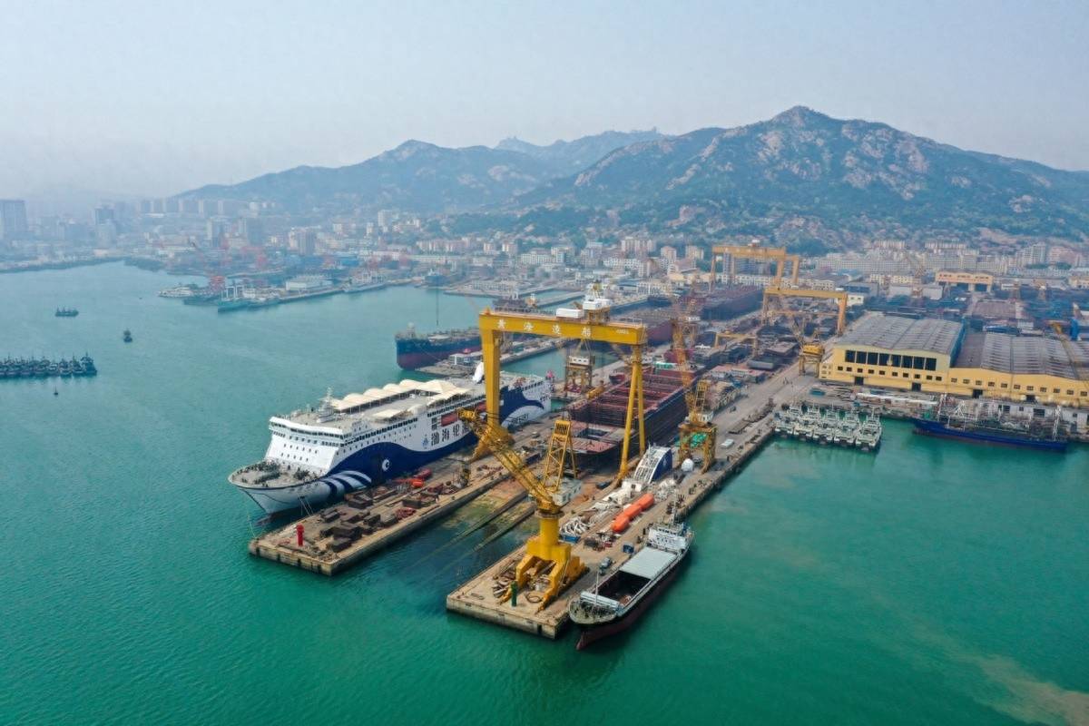 举例来说,俄罗斯最大船舶企业——联合造船公司(usc)在2020年交付了17