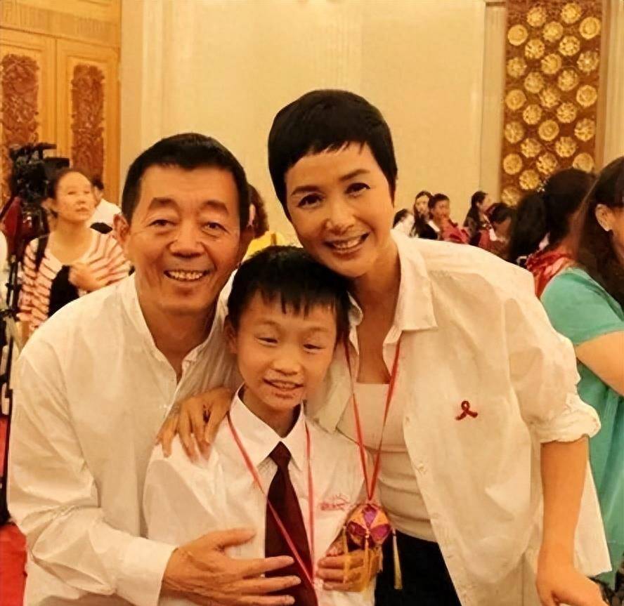 她的事业蒸蒸日上,顾长卫夫妇也越来越忙碌.