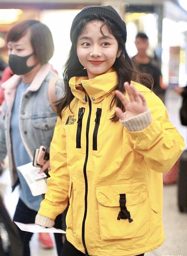 妈妈离开一年后,谭松韵形象大改变,30岁近照瘦出"锥子脸"_感觉_造型