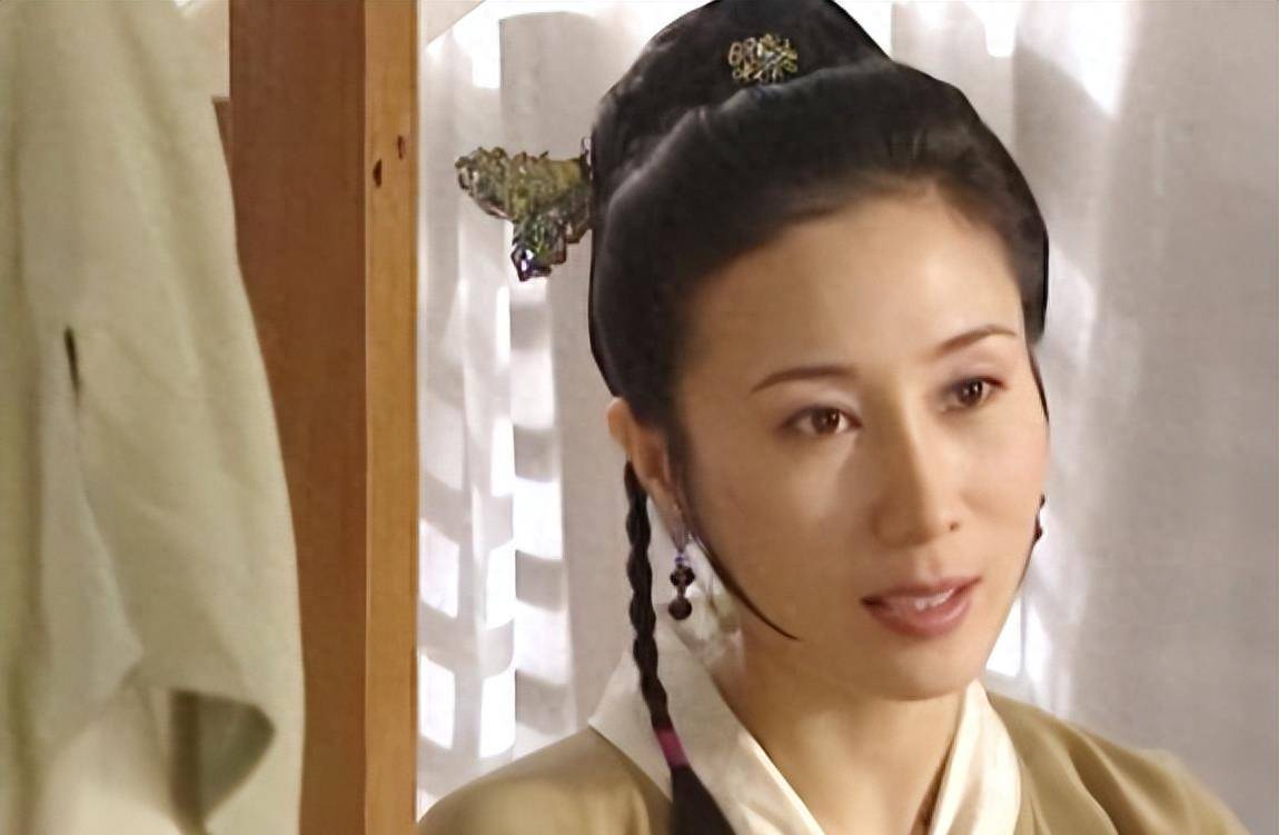 "牧羊女"丁岚的悲哀:自毁前程弃国籍,59岁无儿无女,她后悔吗_李连杰