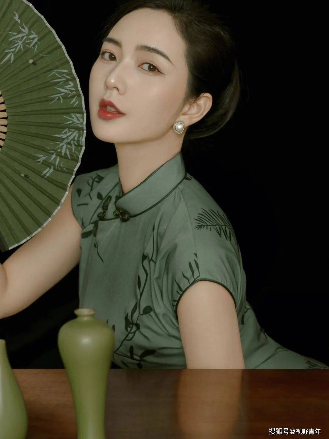 旗袍美女|民国少奶奶,丰满身材,雍容华贵,性感妩媚!_中国_成为了_历史