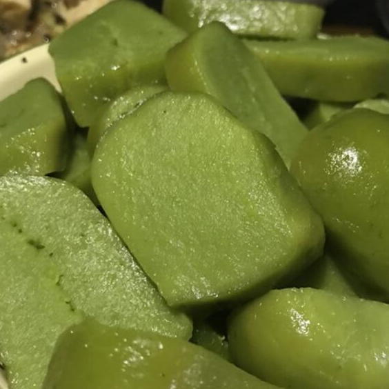 地道做法客家小吃韭菜粄,你是喜欢蘸酱油,还是煎片吃?_大米_过程_吃法