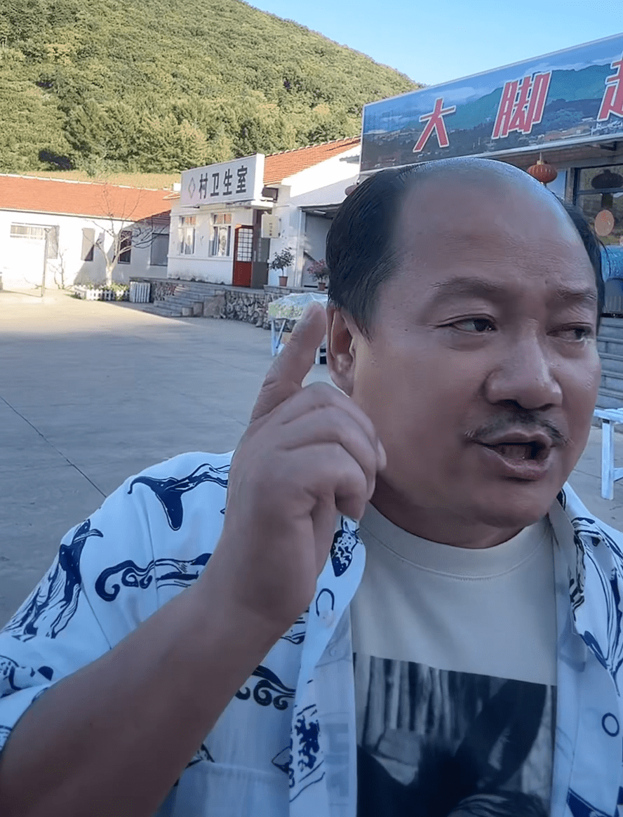 富豪父亲身价过亿,谢广坤曝赵本山缺席原因_吴云飞_扮演者_师父