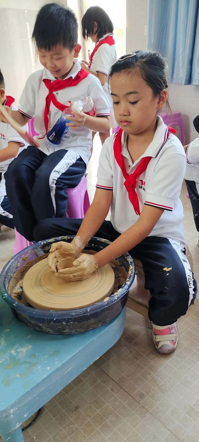 多彩校园 活力社团——记兴化乐吾实验学校小学部的社团活动_发展