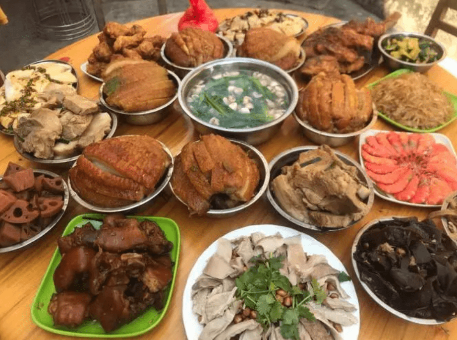 陕西农村出现的"怪席",饭桌上大鱼大肉,但多数人只赶10块钱_礼金_人们