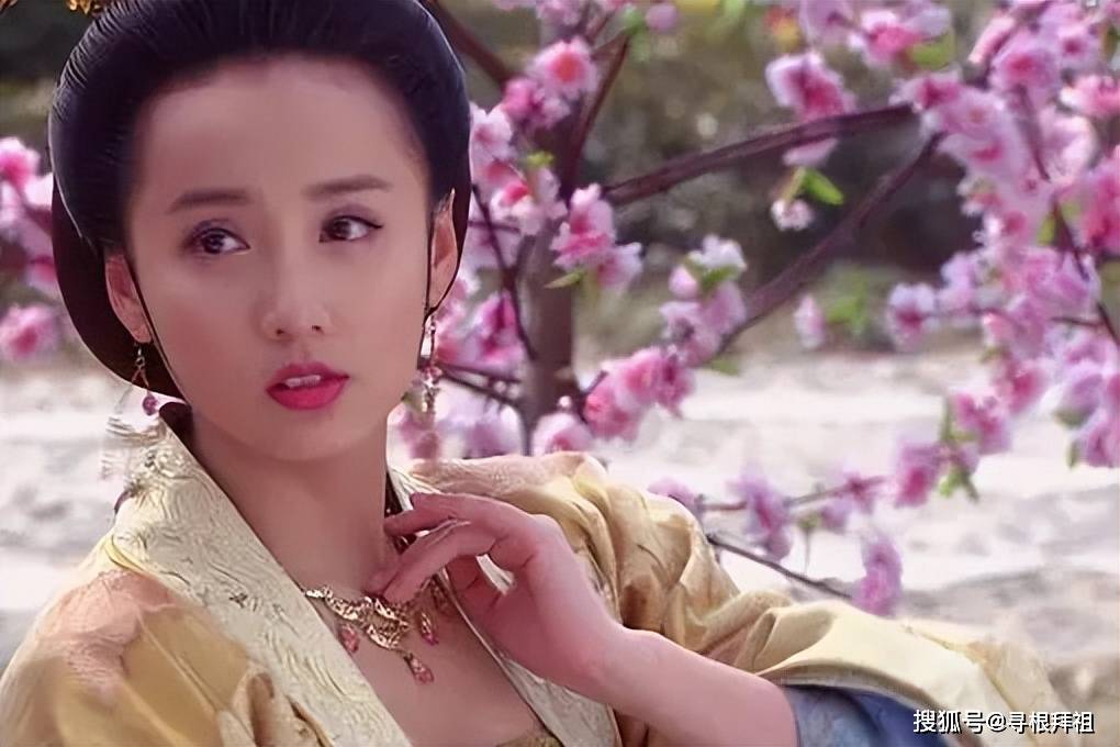 方孝孺一同被杀,妻子郑氏及两个儿子方中宪,方中愈上吊自杀,两个女儿