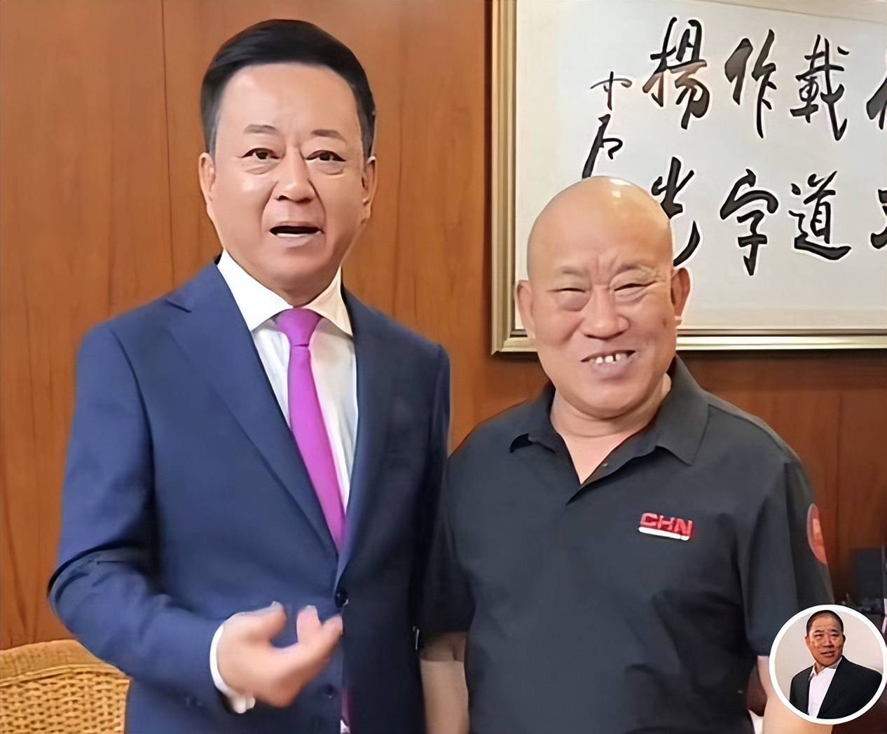 朱军生病放弃撤诉后首露面,头大脸肿嘴唇发白,投入秋晚录制_身体