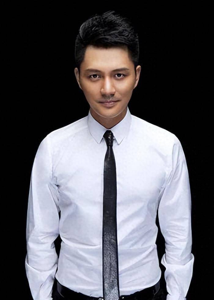 顾斌:曾是董卿身边最帅主持人,因恋爱八卦,当红时期退出电视_照片