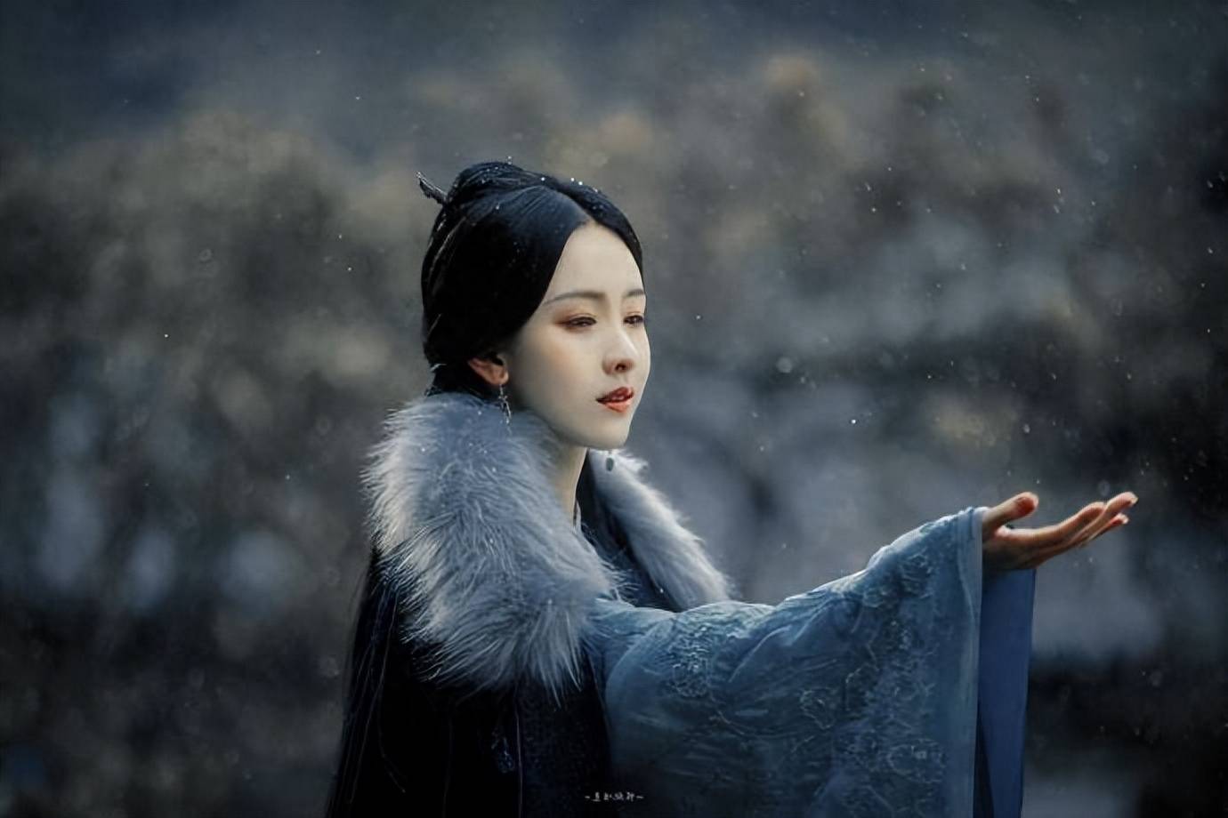 陈都灵在《云之羽》的古装,真的美绝了_月光_清冷_颜色